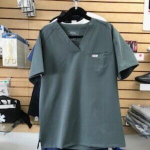 MEN'S SOFT WRINKLE FREE PROFESSIONAL WEAR SCRUBS  SET